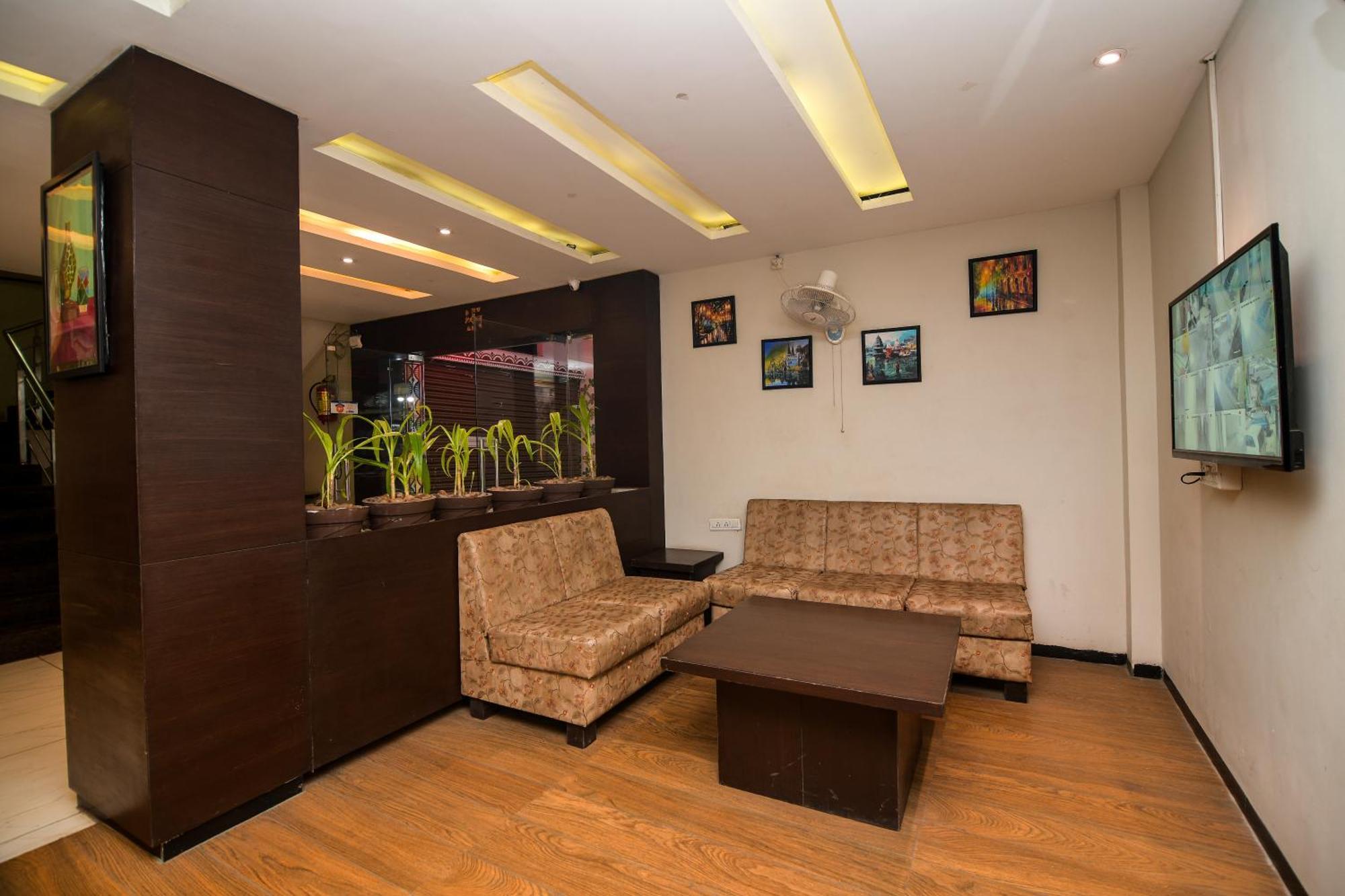 Shree Ram Hotel Ujjain Bagian luar foto