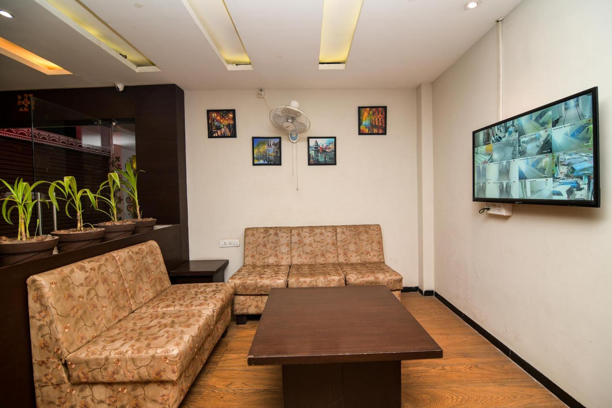 Shree Ram Hotel Ujjain Bagian luar foto